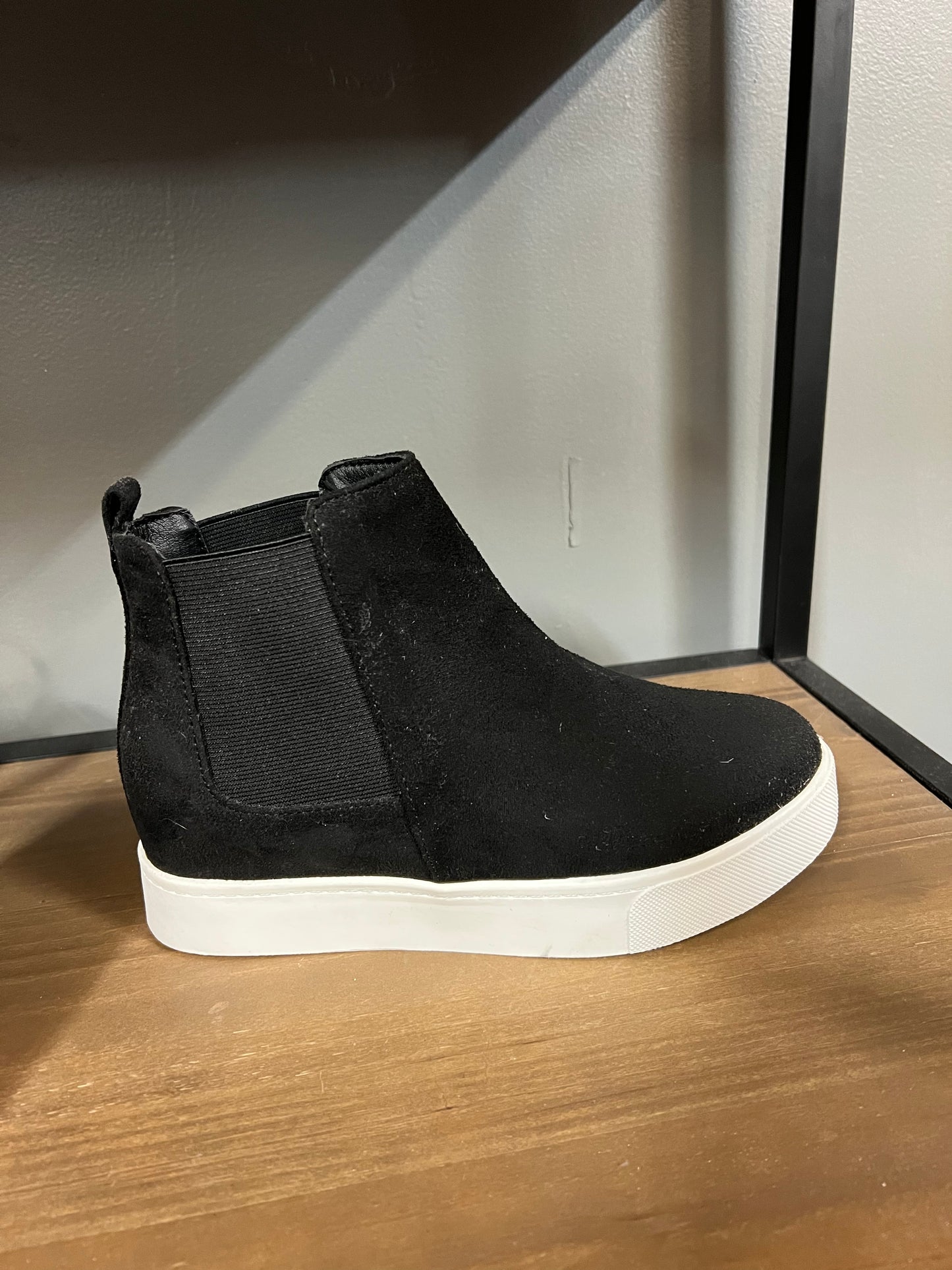 Darla Sneaker