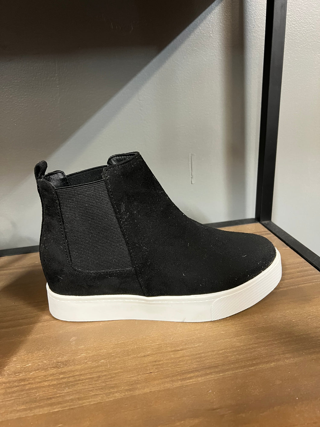 Darla Sneaker