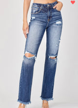 Load image into Gallery viewer, Giana Risen Jeans
