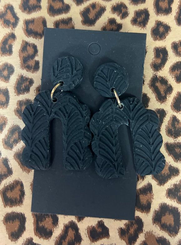 Black Detailed Clay Earrings